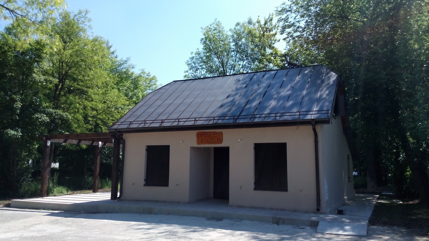 WiNe Reconstructed Wine House in Cetinje